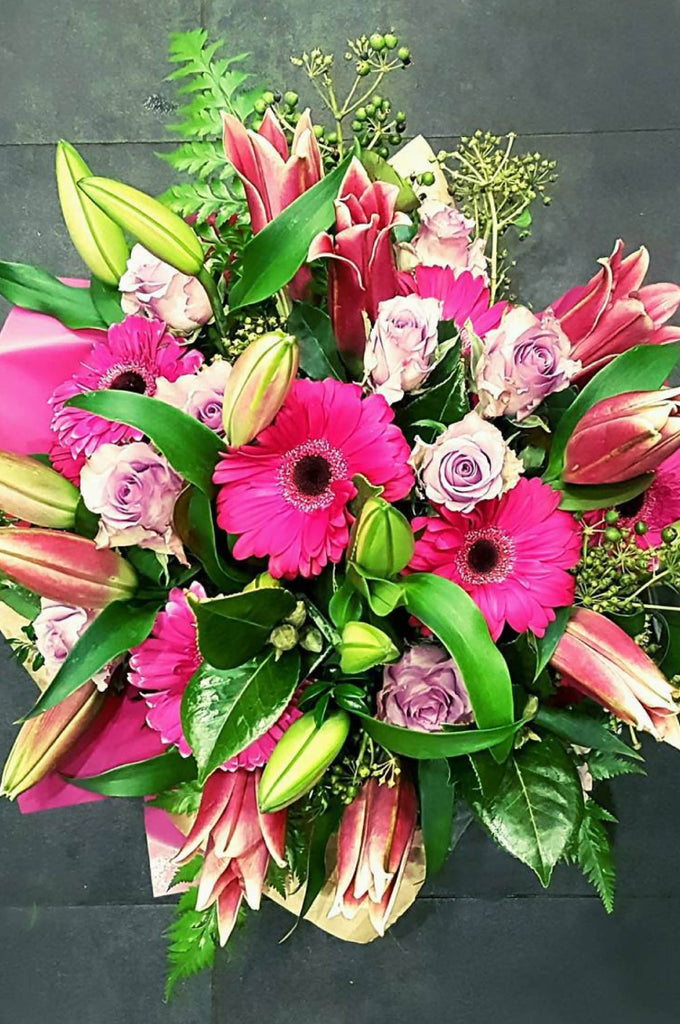 Canberra florist making beautiful seasonal flowers delivered around Canberra
