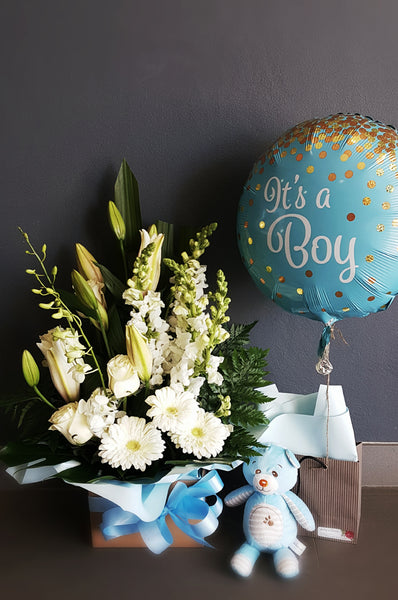 Gungahlin flower delivery, Gungahlin florist, Canberra florist, Seasonal bouquet New baby Gift