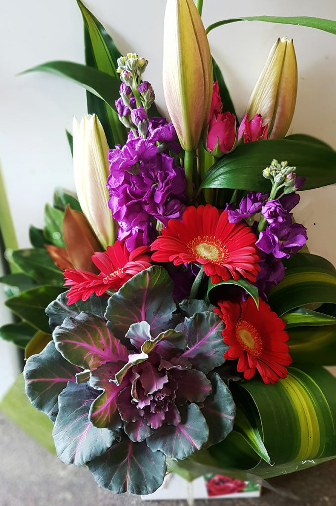 Canberra florist making beautiful seasonal flowers delivered around Canberra